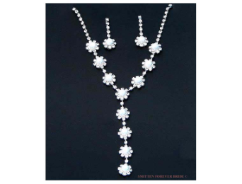 Pearl & Rhinestone Flower Necklace & Earring Set