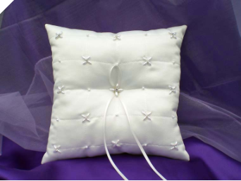 Rhinestone and Pearl Ring Pillow-Ivory